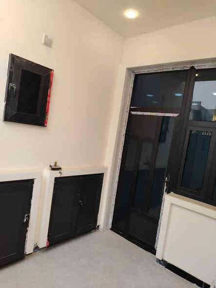 #لدينا_دار_للبيع مساحه 100 متر واجهه 6 وربع ونزال 16 طابو زراعي سند 25 قرار محكمه البيت يحتوي على3 غرف نوم وصاله وستقبال ومطبخ  العنوان بغداد الدورة مدخل البوعيثه مجمع السلطان الاول 
هاتف ***********
***********
