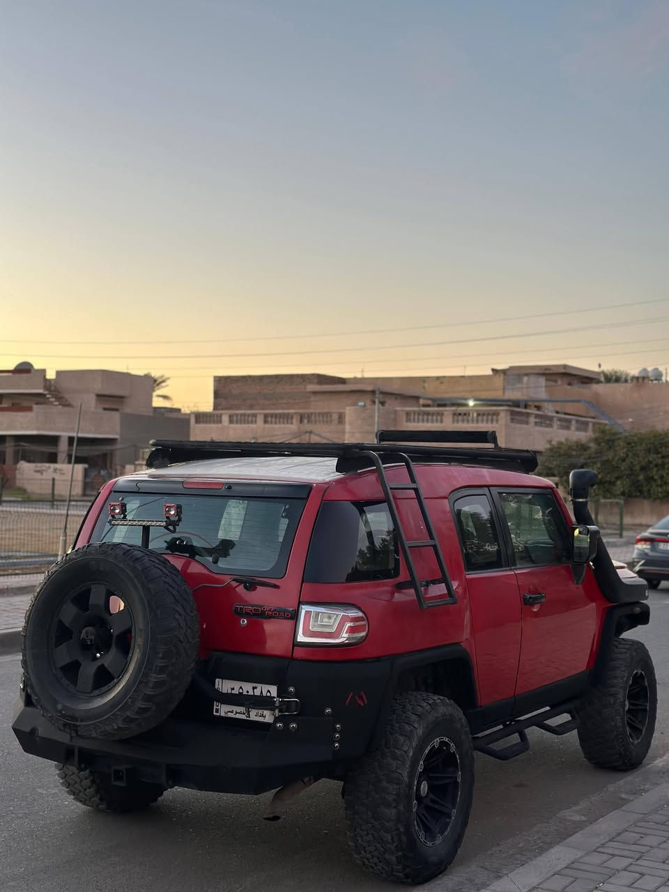 السلام عليكم
اف جي 2007
4×4
رقم بغداد بأسمي
بيها منظومة غاز 60لتر خزان دائري اسفل السيارة المرغوب
مصبوغة حزام تغير لون للجمالية بدون حادث او جفية
 بالسنوية احمر غير محدد
بصمة تشغيل عن بعد
نظام ترحيب
دعاميات امامية خلفية + دوسات حديد
عليها ادامة كاملة لمنظومة البانزين +منظومة البريك+هيدروليك الكير+هيدروليك بور الستيرن+دهن الاكسل الخلفي
صدر جديد امامي خلفي + صلايب الكاردن الامامي والخلفي
سلف + داينمو جديد
تبريد منظومة جديدة شرط ثلج
معلاية 2 انج
تايرات جبلي
سيباية حديد ترهم عليها خيمة+درج 
بروجكترات امامي خلفي 
مكان السيارة بغداد حي الجهاد *********** 
السعر 145
