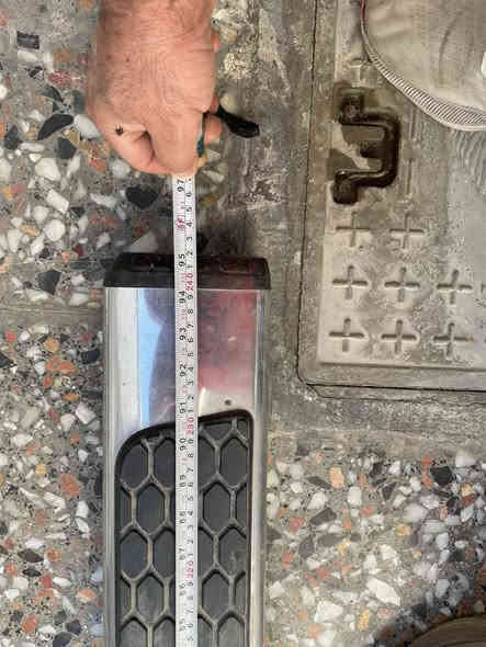 السلام عليكم …. عندي دوسة بلادية صفحة السائق للبيع القطعة كلش نظيفة ومابيها مشكلة سعرها ٢٠٠ الف دينار مكانها بغدادالسيدية 
***********
