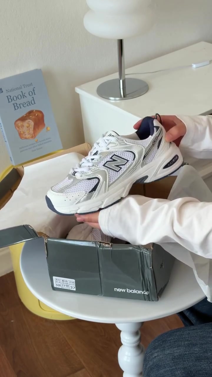 New balance 530
ماستر كوالتي100‎%‎
القياسات 36-37-38-39-40-41


**إذا كنت صاحب هذا الإعلان وتريد حذفه لأي سبب، رجاءا أرسل رسالة إلى الدعم الفني**