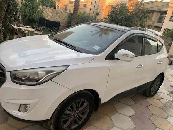 السلام عليكم من رخصت الادمن عندي توكسان 2015 للبيع السياره خليجيه بدون قطره صبغ السياره مال بيت والسياره فول عدا البصمه ماشيه 71000 كيلو فقط السعر المطلوب 15500$ وبيها مجال بسيط السياره بغداد وبسمي وعلمن السياره كلها ع وظع الشركه العنوان بس بغداد حي البنوك وهذا رقمي *********** امير ما متواجد ع الفيس يرجى الاتصال
