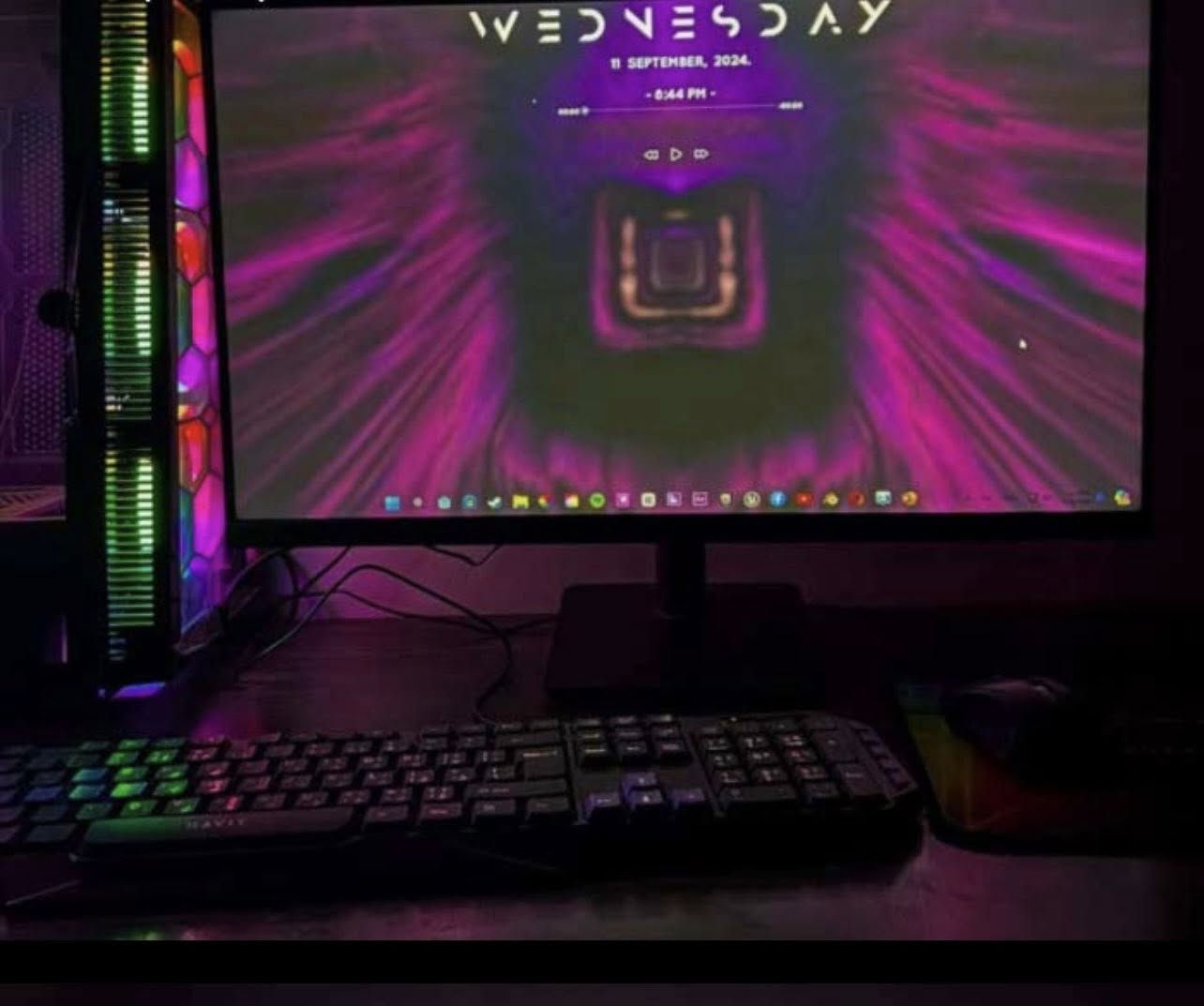 تجميعة للبيع مع كامل غراضه
مثل ما تفضلتوا و شفتوا المواصفات بالصور
مواصفات الPC
1- كرت الشاشة 4060ti
Ryzen 7 5800x المعالج-2
16gb ssd rbg رام-3
1tb Hdd هارد -4
MSI B550 مذر بورد-5
6-UPS 1500 VA
T533 موديل Fantech ماوس ماركة-7
Fantech ماوس تاش ماركة-8
Fantech Hexa Xl CG82 Full tower كيس ماركة-9
case black
10-Fan deepCool jo Gammaxx series
Hydro pro 800w محول طاقة -11
12-كيبورد هجين ماركة Havit
13- خمس فانات تبريد كلهن RGB
14-شاشة LG اللوان حقيقية للدزاينر
HEXA XL CG82 Full tower case
15-النظام windows 11
16- كيبل ربط بالراوتر 20 متر لاسرع انترنت +قطعة ادبتر للبلوتوث و الانترنت الاسلكي
17-جويستيك من ايكسبوكس سلكيه بس متوافقه ويه اغلب الالعاب 
18- قارئ أقراص 
الحاسبه كامله مشتري اله كل غراضه تاخذه و تستعمله گبل العيب الوحيد ما مشتري اله سماعات خارجيه الصوت لازم لو تشد سماعات او تشتري سبيكرات لان بس هنه ما جبتهن
كل القطع جديده و حتى كراتينهن موجودات ويه تغليف كل قطعه و هي استعمال بسيط جدا 
مكاني كربلاء و عندي خدمة توصيل 
ضمان اسبوع كامل تاخذه يمك تفحص و تكمل اي عيب بيه ادزلك مندوب ياخذه منك و ترجعلك كامل فلوسك 
و الجهاز ادائه كلش جبار و اكثر بهواي من احتياجي فرايده بسعر مليون و ٣٧٥ ويه التوصيل قفل


**إذا كنت صاحب هذا الإعلان وتريد حذفه لأي سبب، رجاءا أرسل رسالة إلى الدعم الفني**