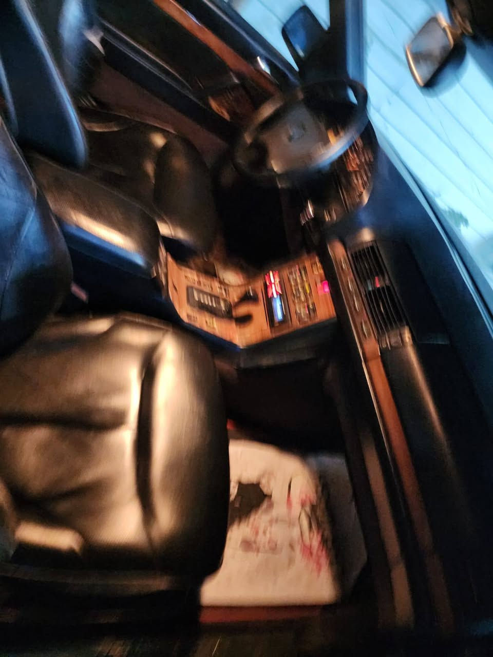 البيع او مراوس سيارة جديده صبغ قطعه وحده بلاديه مال جناي رقم دولي تحويل بكل محافضات عنوان الرمادي تواصل خاص او تصال ***********
