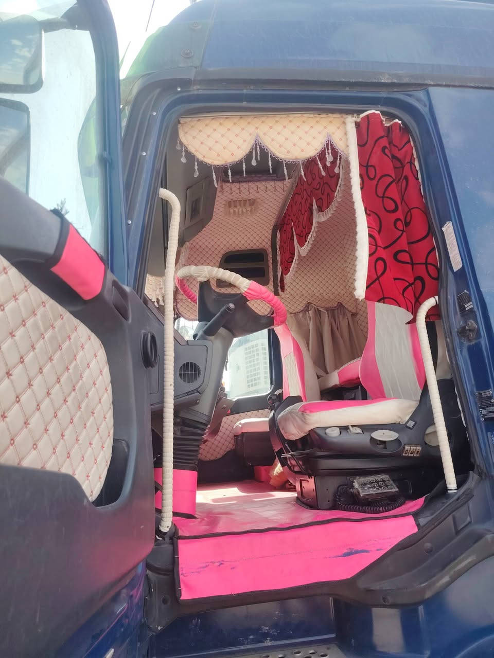 سلام عليكم اكتروز حجم 46 2002 للبيع رقم بغداد سنويه 29تحوين مباشر جاهزه الشغل راس اوعربانه سعر 245وبيه مجال مكان السياره بغداد اليوسفه دوالي سريع الاستفسار اتصل ***********
