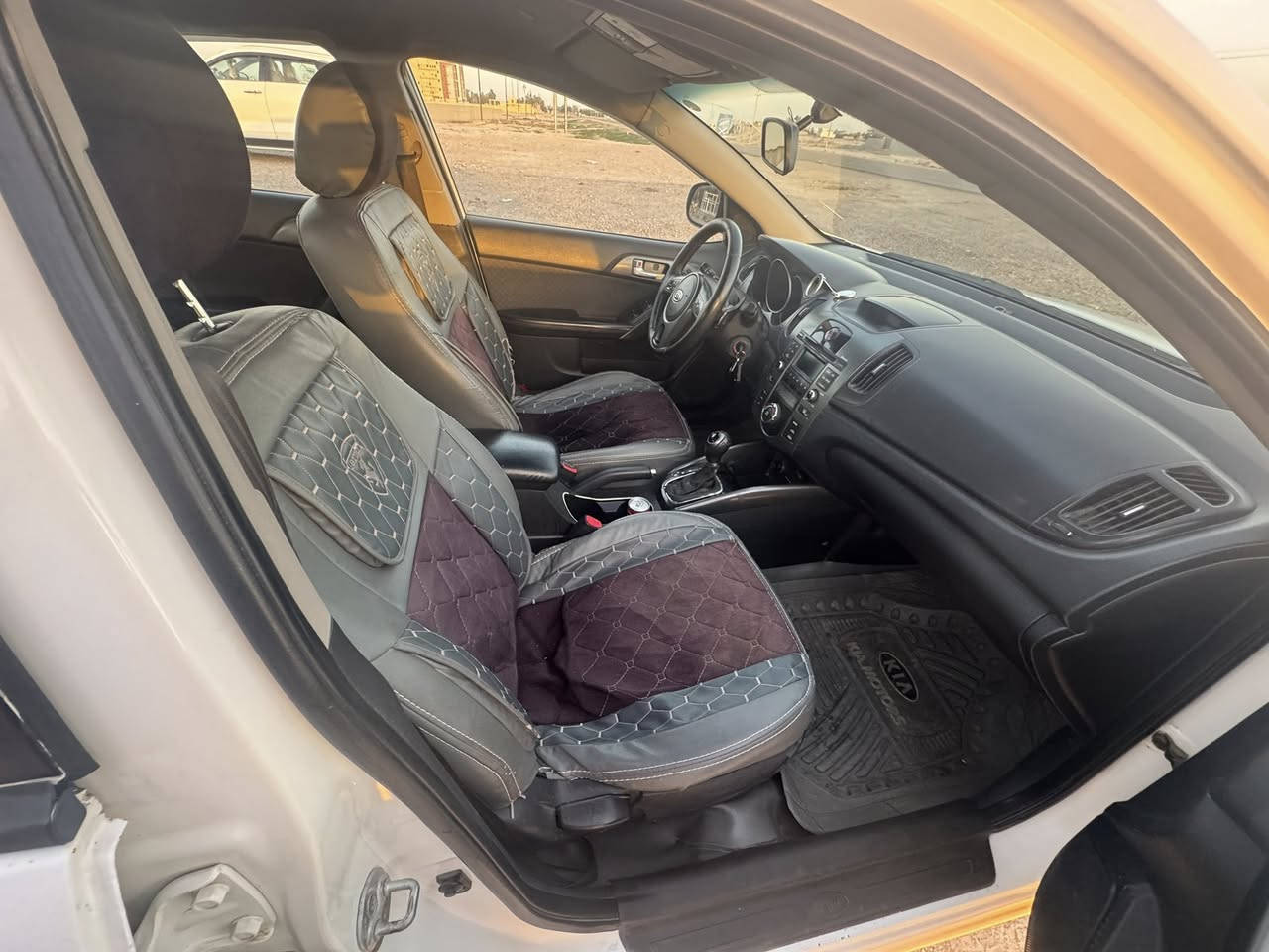 كيا سيراتو للبيع
موديل 2012 

الضرر مثل ما موضح باالصور 

السعر 105 بيها مجال شي قليل
عنوان ديالى قضاء مندلي 
***********
