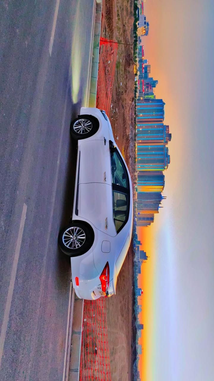Toyota corolla modil 2015
بيكاشؤ مه كينه 20
١٢٢هه زارى كيلؤمه تر رؤيه 
هه موو گيانى له سه ر بيلاديه 
سه نه وى هه هه زى نويه 
سه ياركه يه ك هه زار مسرف نيه 
ته نا دوو جيكاى بجووكى سوخه له سه ر شخوت دوو دارگاى لاى سه كنى له سه ر شخوت سبووخه ما باقى هيج هيج نيه ده عام لؤ ده عامىى بيلا ديه 
***********
سعر ١٣٨ أربيل, العراق
