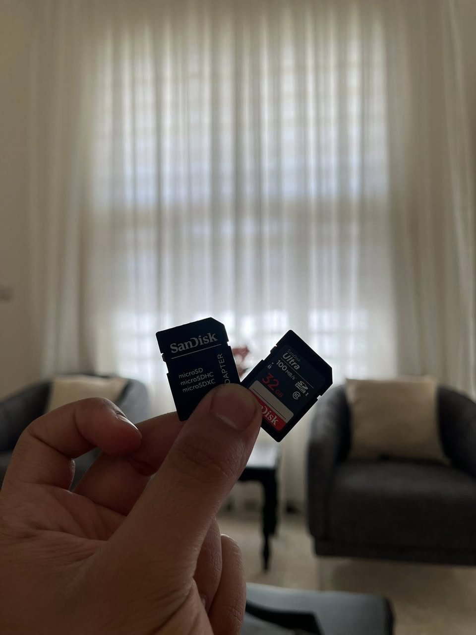 سعر ٨٠٠ الف شامل التوصيل
كاميرا كانون ٨٠٠d
عدسة ١٨-٥٥ استبلايزر
عدسة ٥٠ ملم تصوير شخصي
رامات ٣٢ + ٦٤
جنطة + حزام
ستاند المنيوم ثقيل ٣ محاور 
***********
محمد اياد
