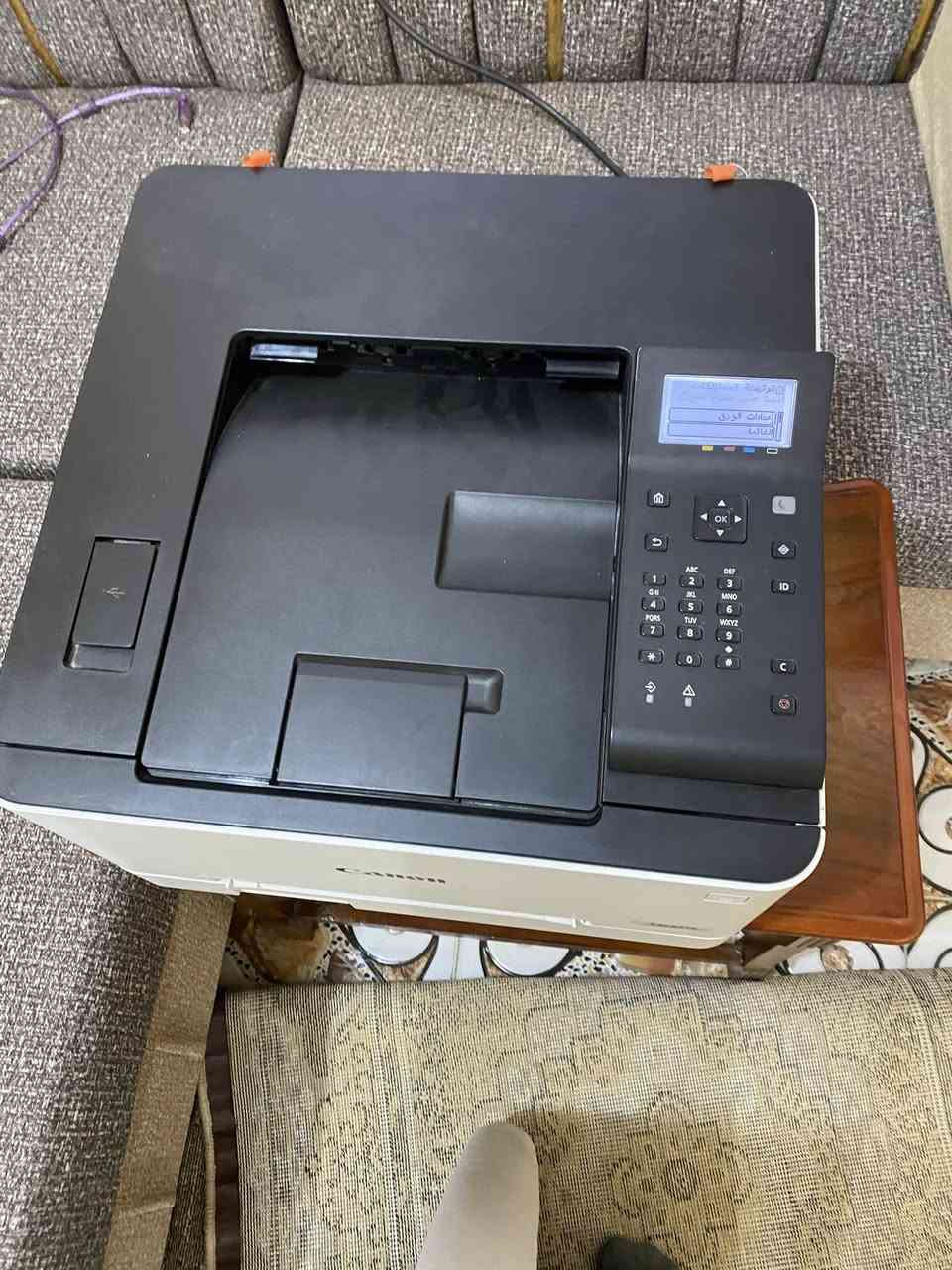 سلام عليكم طابعة للبيع بسعر مناسب كانون ملون هت***********طباعة ليزرية
