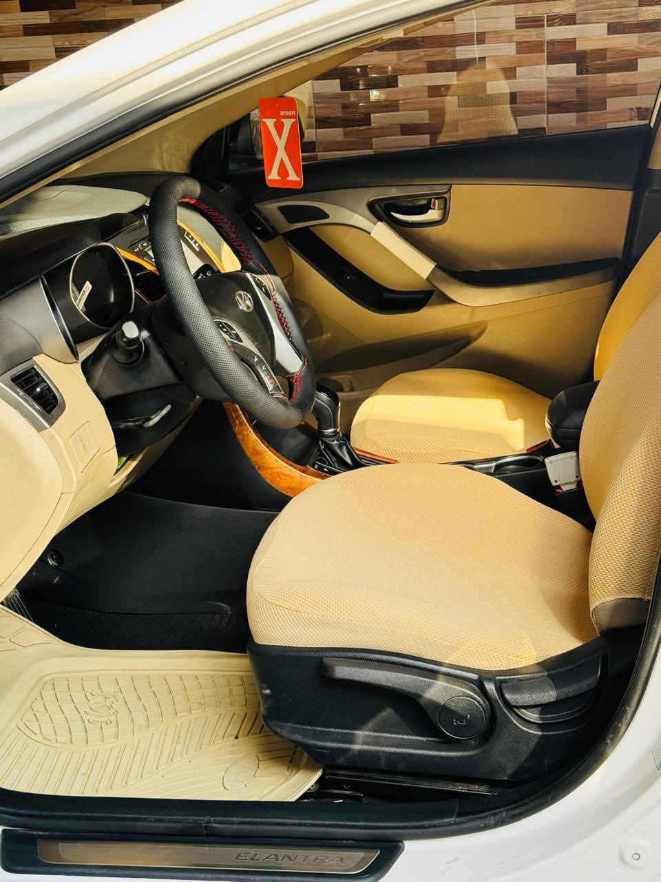 السلام عليكم 
النترا خليجي موديل 2016 مكفوله  من الصبغ والتبديل 
فتحة 
اشاير بالمري مع مري شفط
تبريد قطعتين
شاشة وكامرة 
لد أمامي 
السعر  اتصل ع الرقم 
***********
العنوان  ميسان
