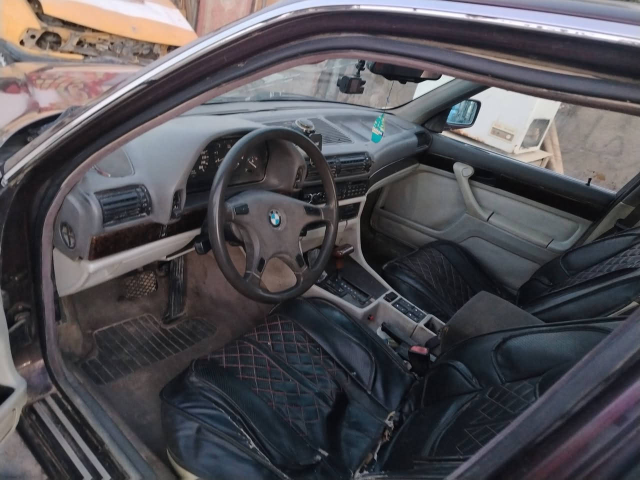سلام عليكم بي ام دبليو ٧٣٠البيع السياره نضيفه مكينه جديده حداديه ٨٠ باميه كهربايات كله شغاله كراسي كهربائيه صبغه جديده تخم تايه جديد رقم بغداد تحويل ثاني يوم السياره مال جناي العنوان النجف السعر ٤٠ وبيه مجال بصيط الاستفسار عن هذا الرقم ***********
