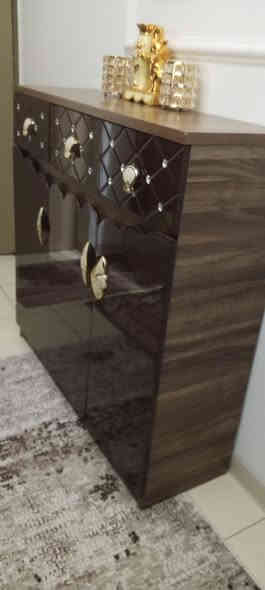 السلام عليكم كزامه للبيع ثلالث جرارات وثلاث ابواب السعر 75 الف للاستفسار ***********
