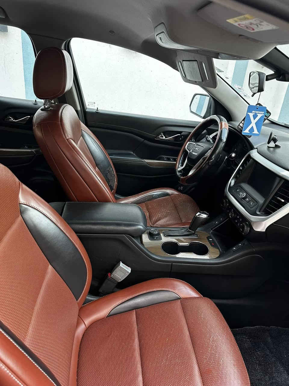 سلام عليكم 

جمسي اكاديا 👌 
موديل 2019

وارد خليجي 

صدر امامي خلفي جديد 🔩
مكينه 6سلندر3600

رقم سياره  اربيل دولي 🌏

دفع رباعي

ماشية 135 الف

تبريد3قطع
7راكب  كشنات كهرباءي
بصمه تشغيل عن بعد 

صندوق كهربائي ⚡️ 
تخم تاير جديد 
كير محرك جديد بشرط
سنويه لحد 36 هزه جديدة لحد 27
العنوان ديالي بعقوبة   
رقم 
*********** //***********
