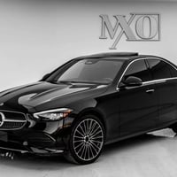 مارسيدس C300 2023 ماشية 33  الف 4 سلندر  فول مواصفات  فتحة  بدون صبغ و...