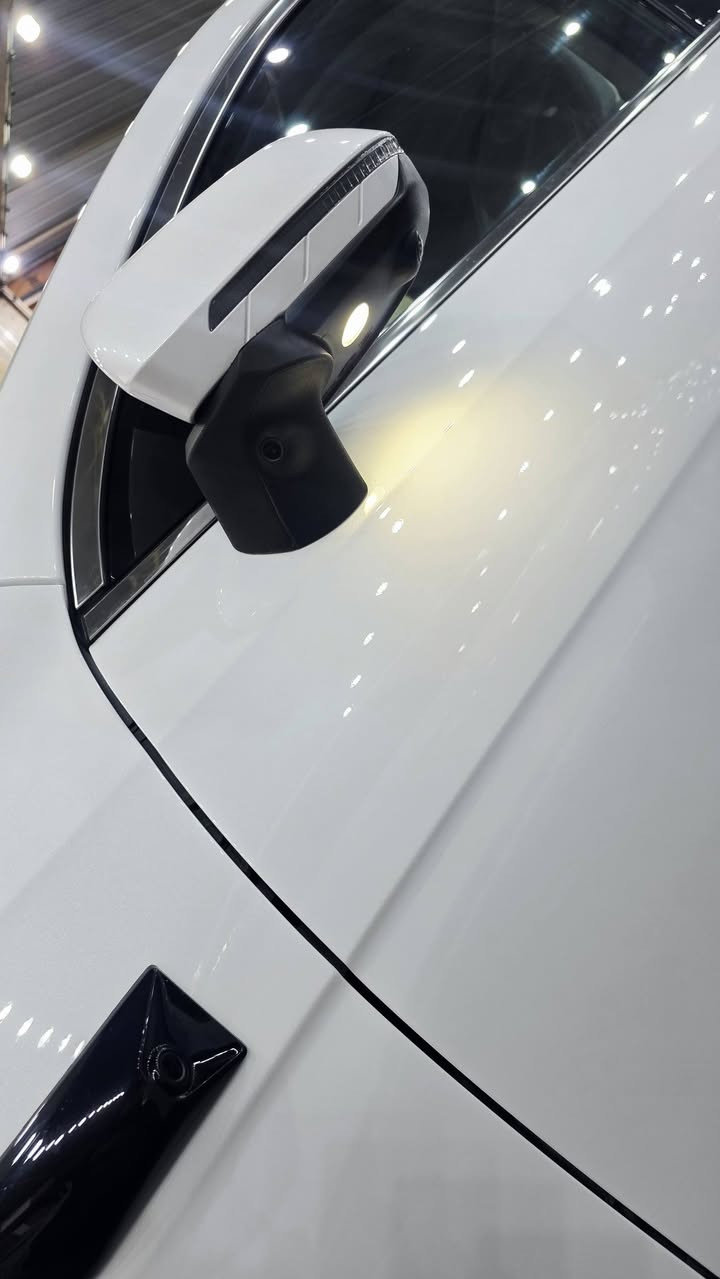 السلام عليكم 
BYD SEAL 05 2025
ماشية ٨٠٠٠ مكفوله كفالة عامة 
السيارة فوول اعلى مواصفات 
١٣ كاميرا
رادارات امامي وخلفي وجانبي بالمري
مري شفط
كشن كهرباء 
شاشة كبيرة 
داش كام بلادي
اوتو بارك
سلايد روف
نظام ترحيب
تشغيل عن بعد 
تبريد قطعتين
داخل جلد ابيض
ويل كب
حساس امامي وخلفي وجانبي ١٢ حساس
نيكل بالابواب 
وباقي المواصفات معروفة
السعر ٢٣ مليون و٣٠٠ الف دينار
مكانها معارض البياع الشارع الثالث معرض المكارم 
*********** مصطفى
