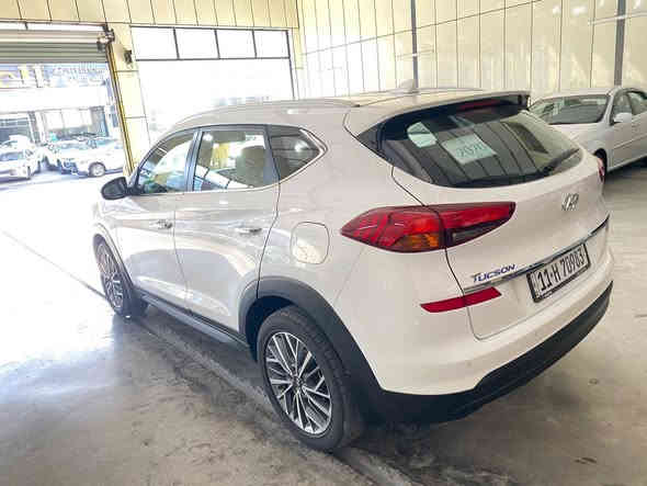 السلام عليكم توسان 2020 خليجي
(شركه الكاصد)
ماشيه 51الف مكفوله كفاله عامه

محرك2000 دوش

بصمه

كشنات كهرباء

حساس امامي خلفي 

شاشه نفكيشن اصليه

كأمره اصليه

شاحن وائر ليس

مود درايف

لد نهاري 

بكلايت لد

برده خلفيه

نضام ترحيب 

سبير شركه

سياره جديده جدااا

رقم بغداد

سعر (208) بيه مجال بسيط حك لعمله

للتصال***********

مكان سياره بغداد معارض البياع
