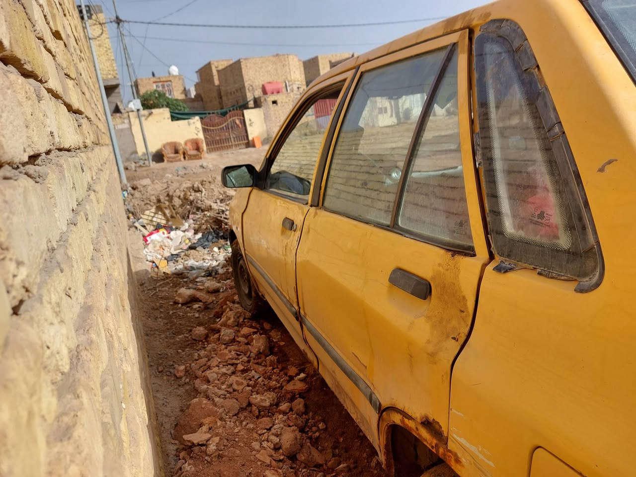 السلام عليكم سايبه البيع مديل ١٢ حلوه السياره ومناسبه رقم احمر راعيه موجود بحي الفرات  مكينه كير حداديه تخم تاير جدد هاذ رقمي  ***********.   مكاني دوانيه مركز  سعره من الخير مليون  ١٥٠
