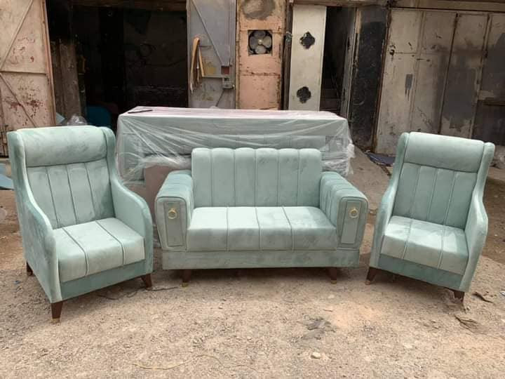 موديل تركي شغل عراقي درجة أولى  
بسعر 550الف 
 10,مقاعد 5قطع قنفتين ثلاثية وقنفة ثنائي  وكرسين  مع كوشات هدية  
مواصفات العمل خشب  الروسي والاسفنج مميز درجة أولى  قماش تركي  وتر بروف 
 توصيل مجانا بغداد محافظات 50


**إذا كنت صاحب هذا الإعلان وتريد حذفه لأي سبب، رجاءا أرسل رسالة إلى الدعم الفني**