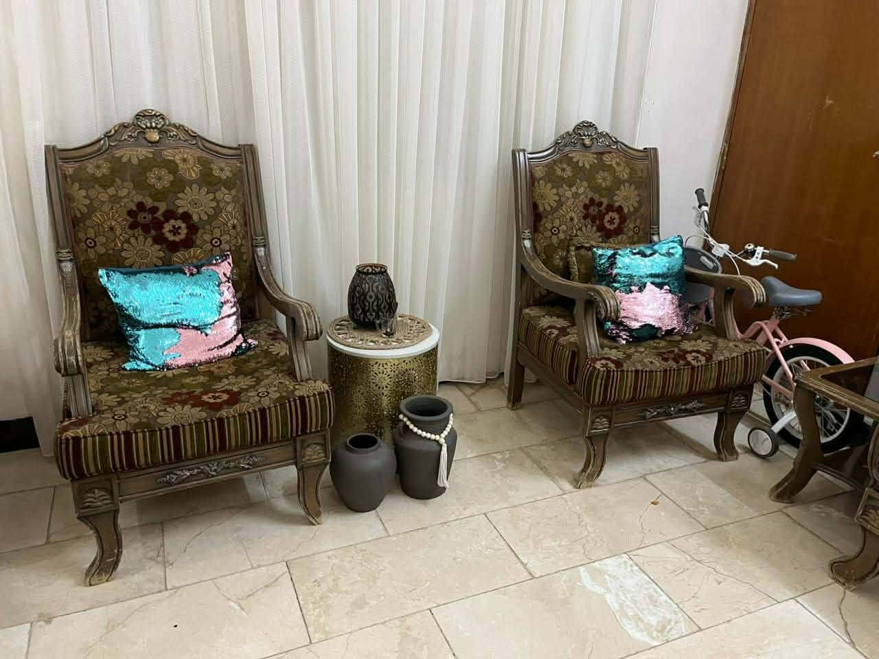 السلام عليكم
اغراض للبيع مابيها اي ضرر الكاونتر المنيوم من الداخل والابواب خشب mdf السعر ٣٥٠ وتخم القنفات ٢٥٠ وبيهم مجال بسيط
المكان القاهره مدخل جامع النداء للاستفسار التواصل على الرقم 

***********
