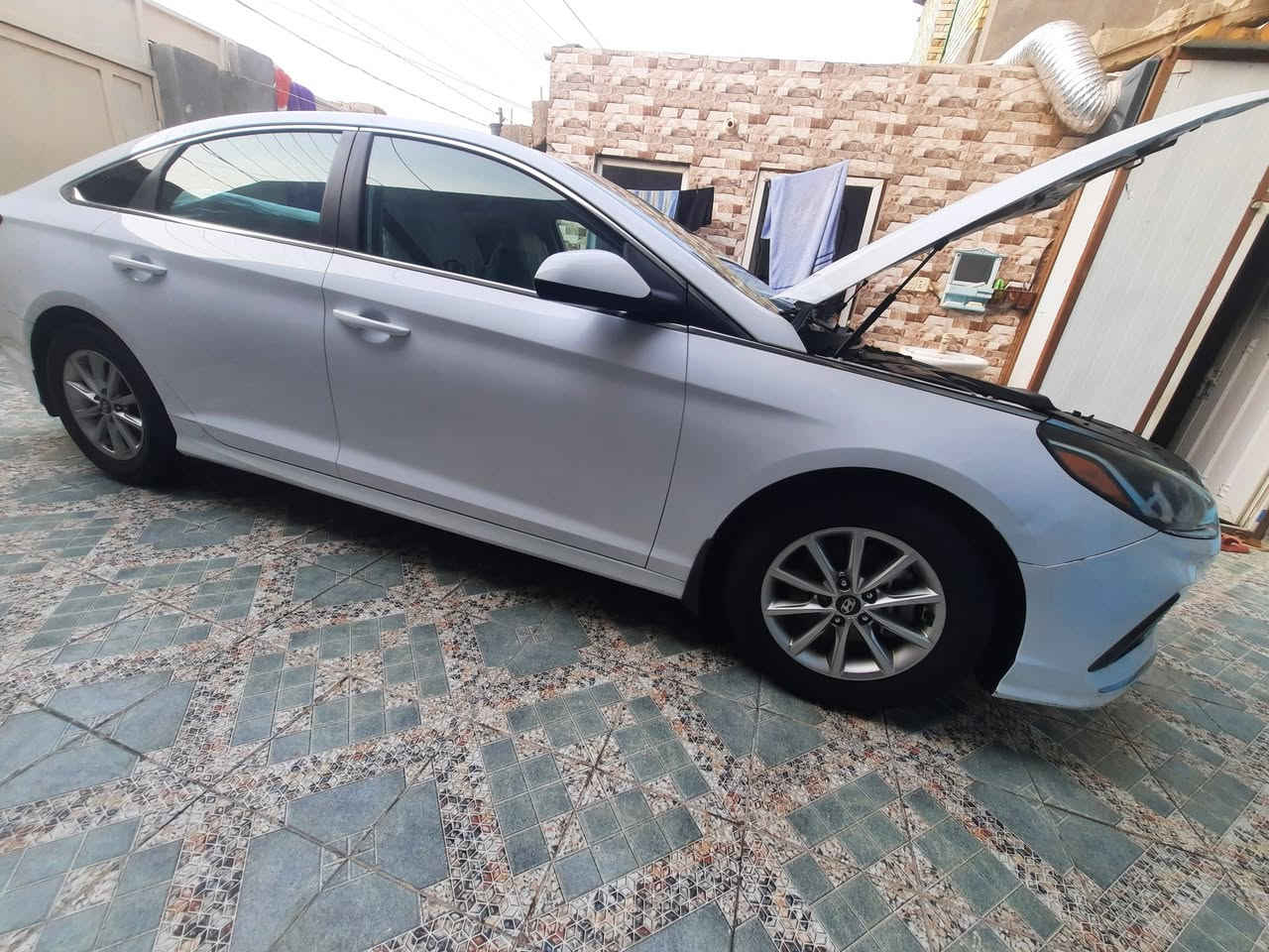 **السلام عليكم
*سوناتا 2018 وارد أمريكي  
حادثه بنيد مصلح لامفتوح ولامبدل وقبق الجنطه بيه ضربه كله عله بارد ضربته حلوه جاهزه من كلشي حداديه تخم تاير تبريد مكينه كير 
ما بيه اي نقص
رقم نجف نكليزي 
*مواصفات 
رادارات نقطه عمياء
شاشه + كامره
حساسات خلفيه
درايف مود 
تحكم استيرن 
تلاث انضمه قياده 
ايكو واسبورت وعادي 
 مانع انزلاق  
سايد أبريك 

المكان ذي قار   

للاستفسار اتصل على هاذا الرقم 
***********
