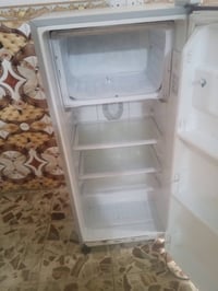 ثلاجة تشتغل • نضيفة • كسر بالجامة