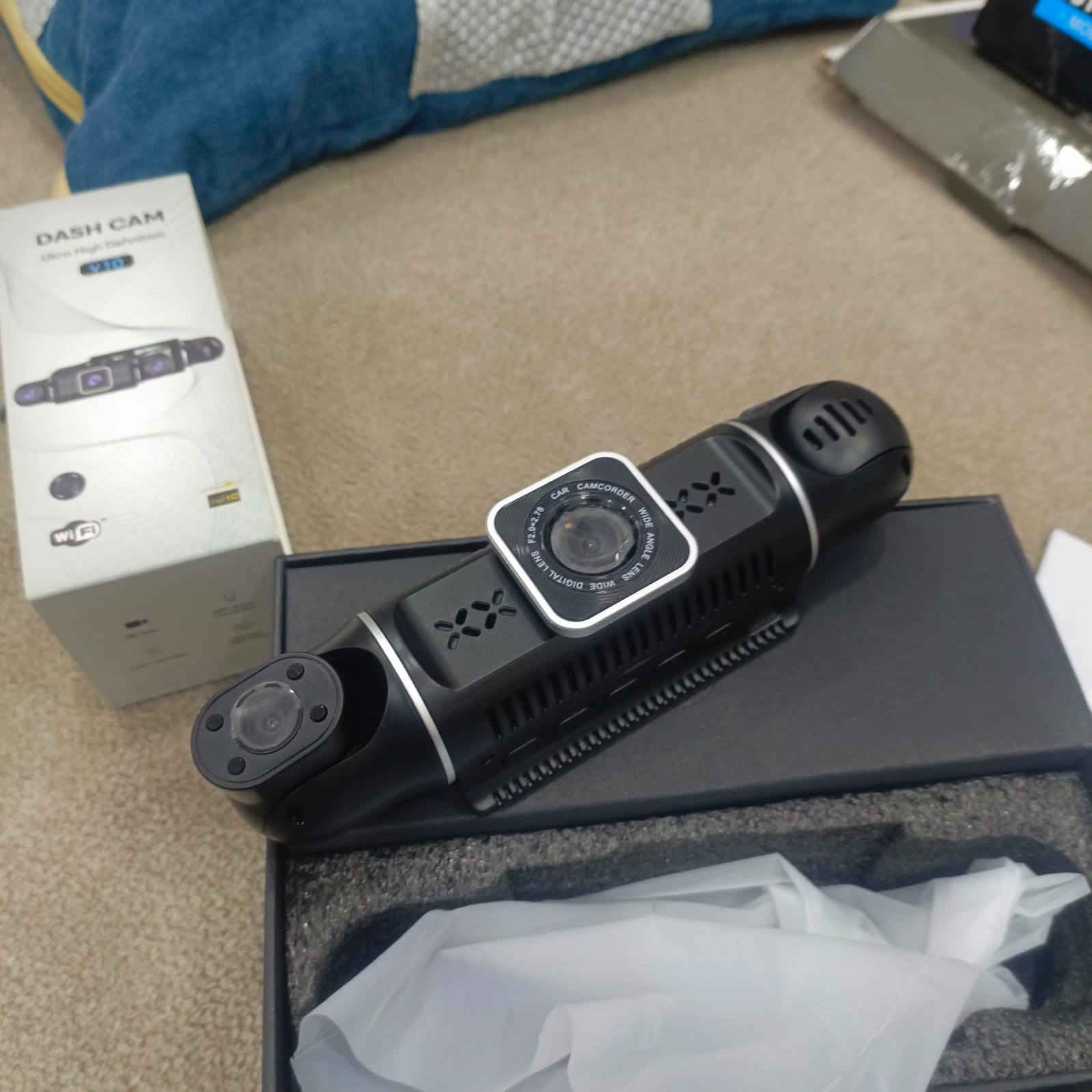 داش كام رباعيه واي فاي مع رام 
٢ اماميه  داخليه 
١خارجيه 
١خلفيه
شاشه


**إذا كنت صاحب هذا الإعلان وتريد حذفه لأي سبب، رجاءا أرسل رسالة إلى الدعم الفني**