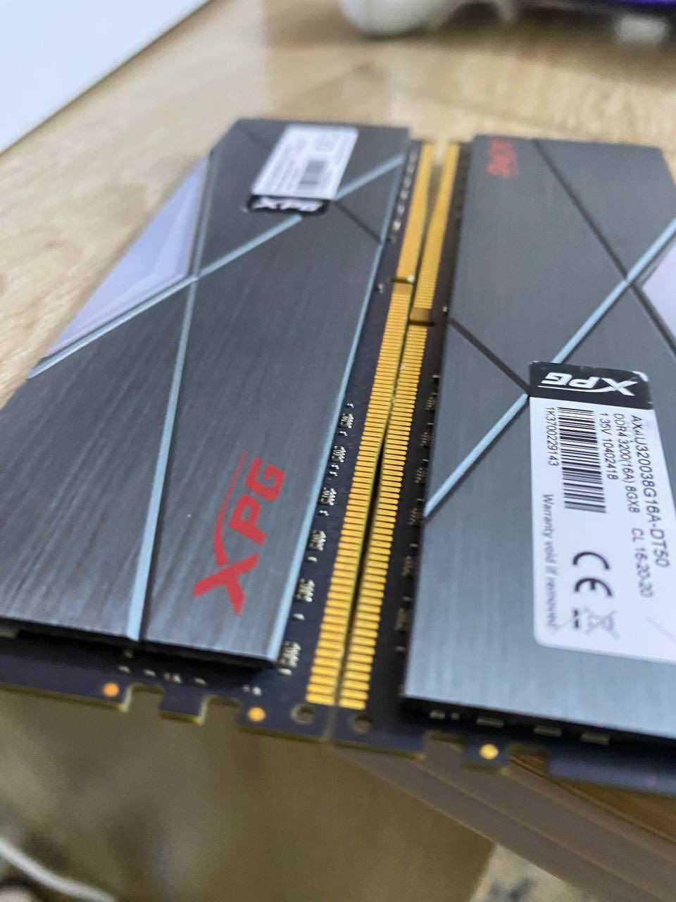 XPG ADATA GAMMIX D10 DDR4
* السعة: 16GB (2×8GB)
* السرعة: 3000MHz
* العدد: قطعتين
* الحالة: مستخدمة بحالة ممتاز
ب75


**إذا كنت صاحب هذا الإعلان وتريد حذفه لأي سبب، رجاءا أرسل رسالة إلى الدعم الفني**