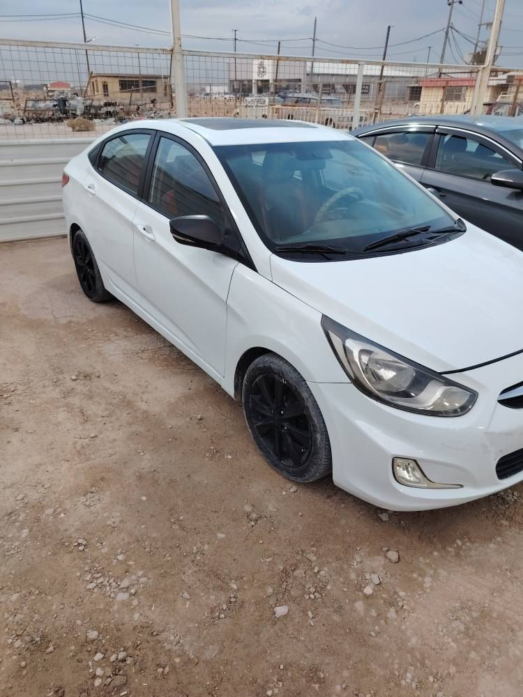 اكسنت موديل 14
رقم نجف 
محرك ١٦٠٠  المرغوب 👌🏻
 السونار مرفق مع الصور
گير /محرك جديد حاويه /تبريد عاطل
فتحه قماره
لايت زنون
انظمه قياده 
 كأمره. 
٥ويل كب رياضي. 
تحكم استيرن 
أشاير بالمري. تحكم بالمري. 
رقمي واتساب *********** السعر ٩٨ بيها مجال قليل النجف, العراق
