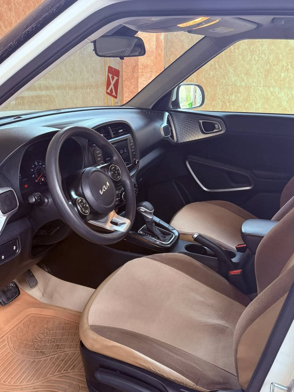 كيا صول موديل 2022 وارد امريكي { كلين }  للبيع
سيارة كلين السونار مرفق بالصور نص فول تحكم ستيرن رادارات جانبية شاشة ماشية 55  محرك 2000 دوش ( كفالة عامة )معروضه ب 175 وبيها مجال عنوان السيارة ( واسط النعمانية ) للتواصل ***********
***********
