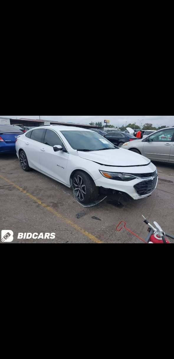 عندي سيارة ماليبو  موديل ٢٠٢٤ رقم بغداد وباسمي  مابيها  قطرة  صبغ  مجرد دعامية  مصلحة  بالصورة  للبيع  بسعر ١٣٠ ورقة  العنوان بغداد  الجادرية  موبايل  ***********
