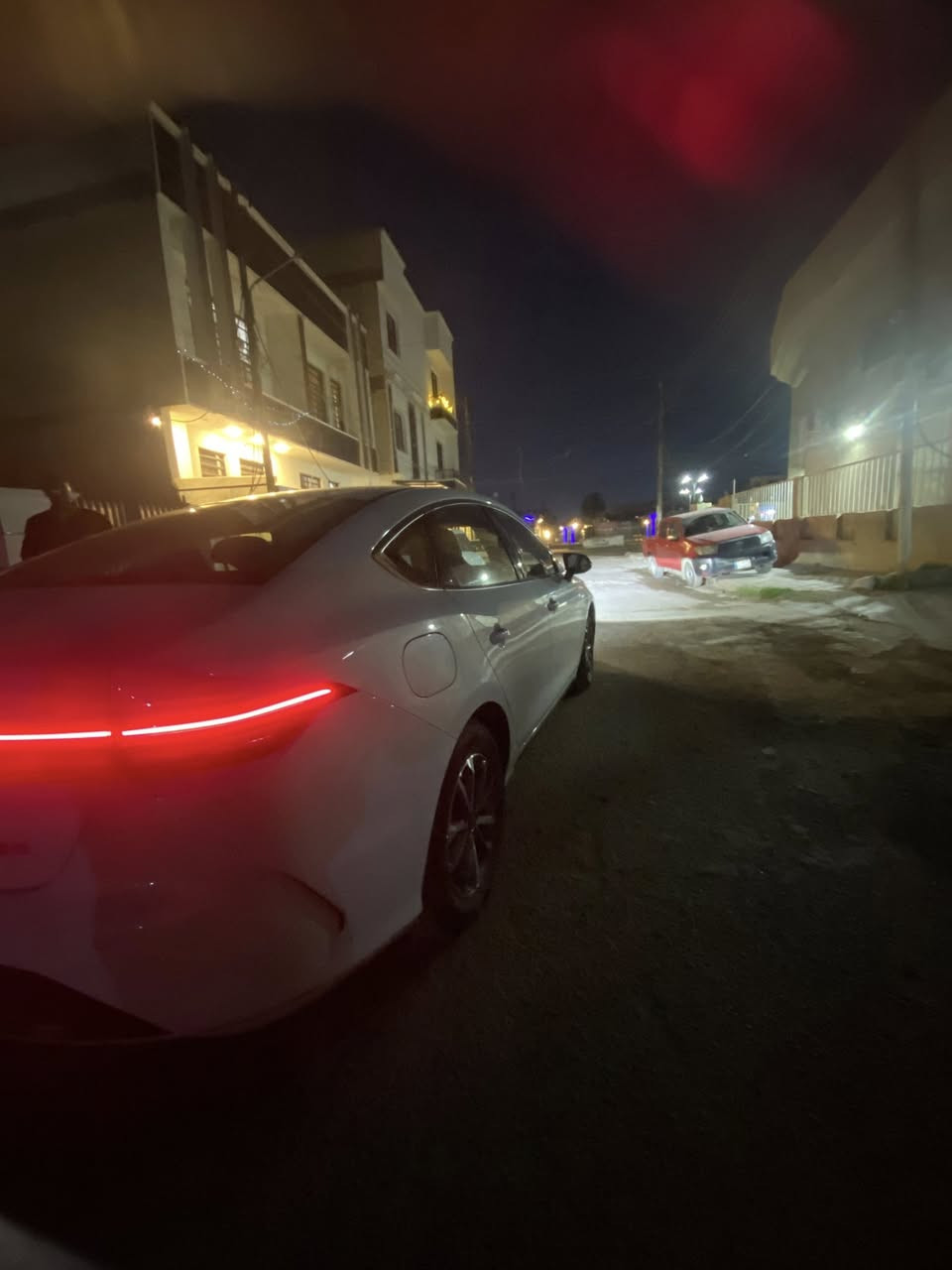 سلام علكم بي وأي دي دستورير مديل ٢٠٢٥مكفوله كفاله عامه السعر 18/700بيه مجال مكاني بغداد  راقم تلفون ***********
