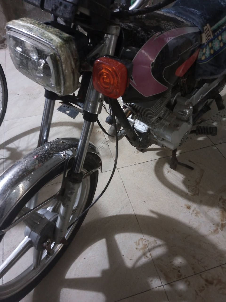 دراجة خمسة كير للبيع مديل 2008 رقم اسود بيها سنوية بس المالك ما اندلة دراجة نضيفة وحلوة السعر 450 وبيها مجال 

الواتساب ***********
