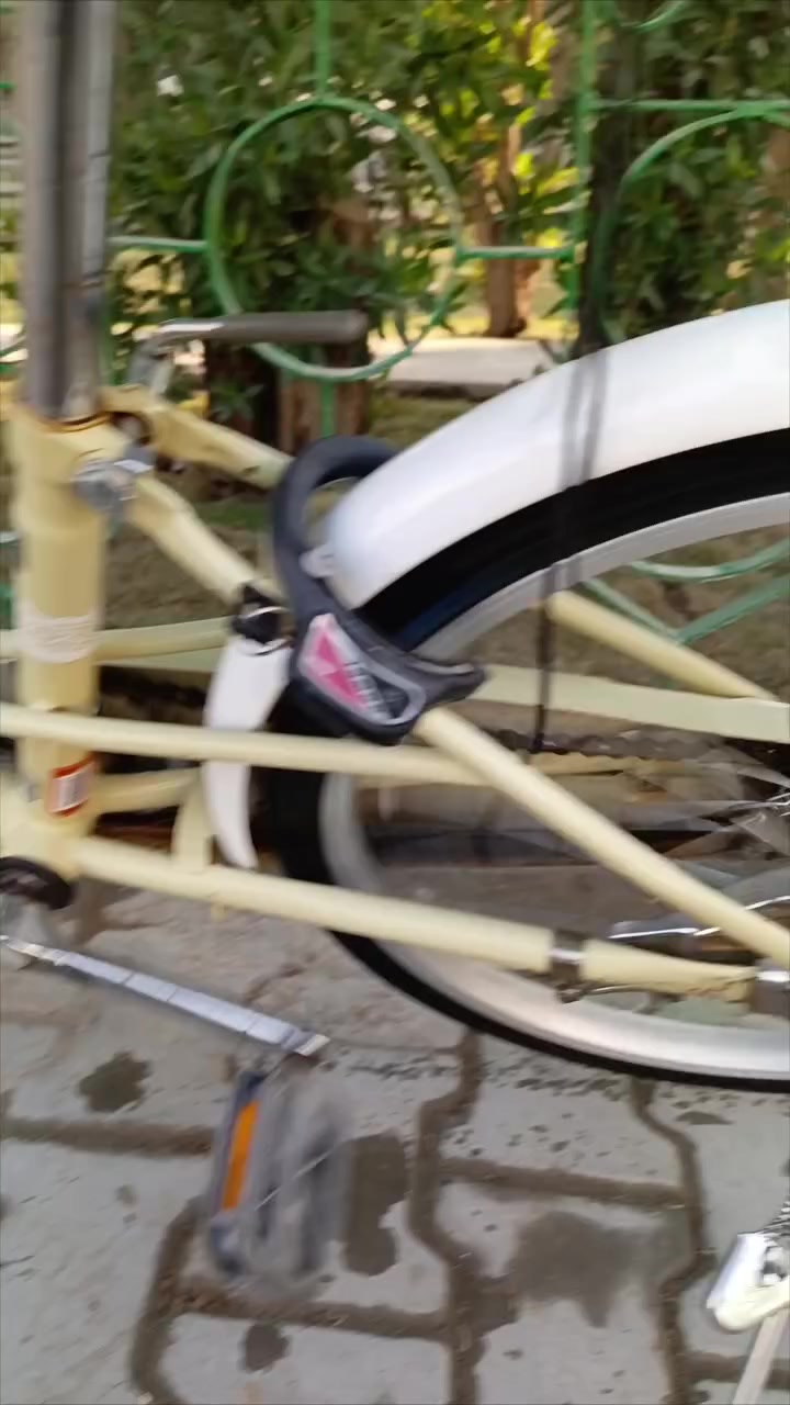 بايسكل حجم 20للبيع
نظافه 90٪
حاويه ياباني 💯💯
داينمو حساس بايسكل اخو الجديد
مكان النجف حي النصر مهندسين
شراي اهلا وسهلا مو شراي لاتعبني
السعر 50  بي مجال بسيط


**إذا كنت صاحب هذا الإعلان وتريد حذفه لأي سبب، رجاءا أرسل رسالة إلى الدعم الفني**