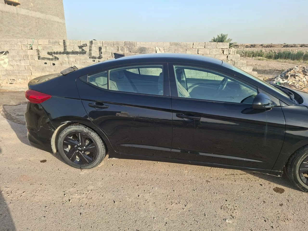 النترا ضربتها جاملغ وباب سايق تبديل سياره عميه مكينه وكير نضيفات سعر 100وبيها مجال قليل  كلش قليل مكانها شعله صابيات شارع100 ***********
