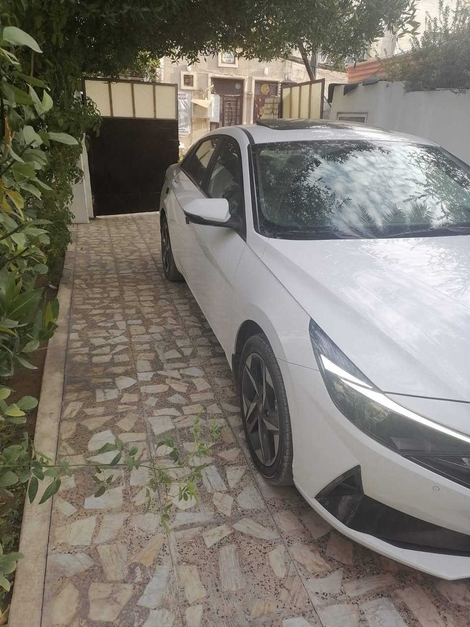 سلام عليكم
هونداي النترا خليجي مو صيني
موديل 2023. فول مواصفات واحد عل واحد
ماشيه٢٤
بصمه
فتحه
شاشه
كاميره
حاسات
مري شفط
مري اشاره
ويل كب
 لد امامي
تبريد قطعتين
شاشه عطلات
السياره بيه هوايه بعد مواصفات
رقم أربيل دولي
اتصال ***********
مكاني بغداد بغداد, العراق
