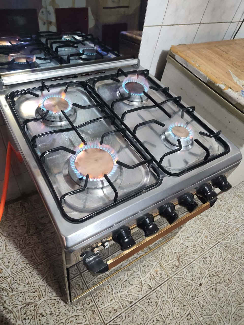 طباخ مصري يونير نظام بوري
سعره 135 يوجد توصيل بالاجرة المكان الدورة 
واتساب ***********
