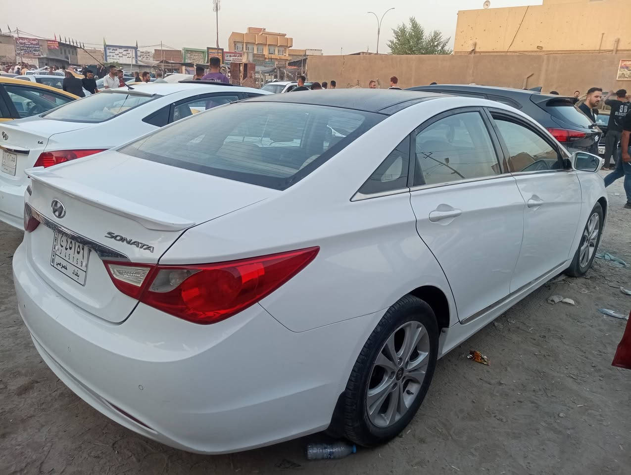 السلام عليكم أحبتي
سوناتا للبيع موديل 2011
محرك  كير كفاله عامه ترايك البصره
شاشه كامره 
مرئ شفط 
حساس خلفي
 تخم تاير 
تبريد 
كفاله عامه بيه فقط يم البنراما صار شلون الخايس بتكم من يم جامه الخلفيه وسويته والباقي كفاله
وسياره خير من الله 
مكان بابل 
رقم ***********
