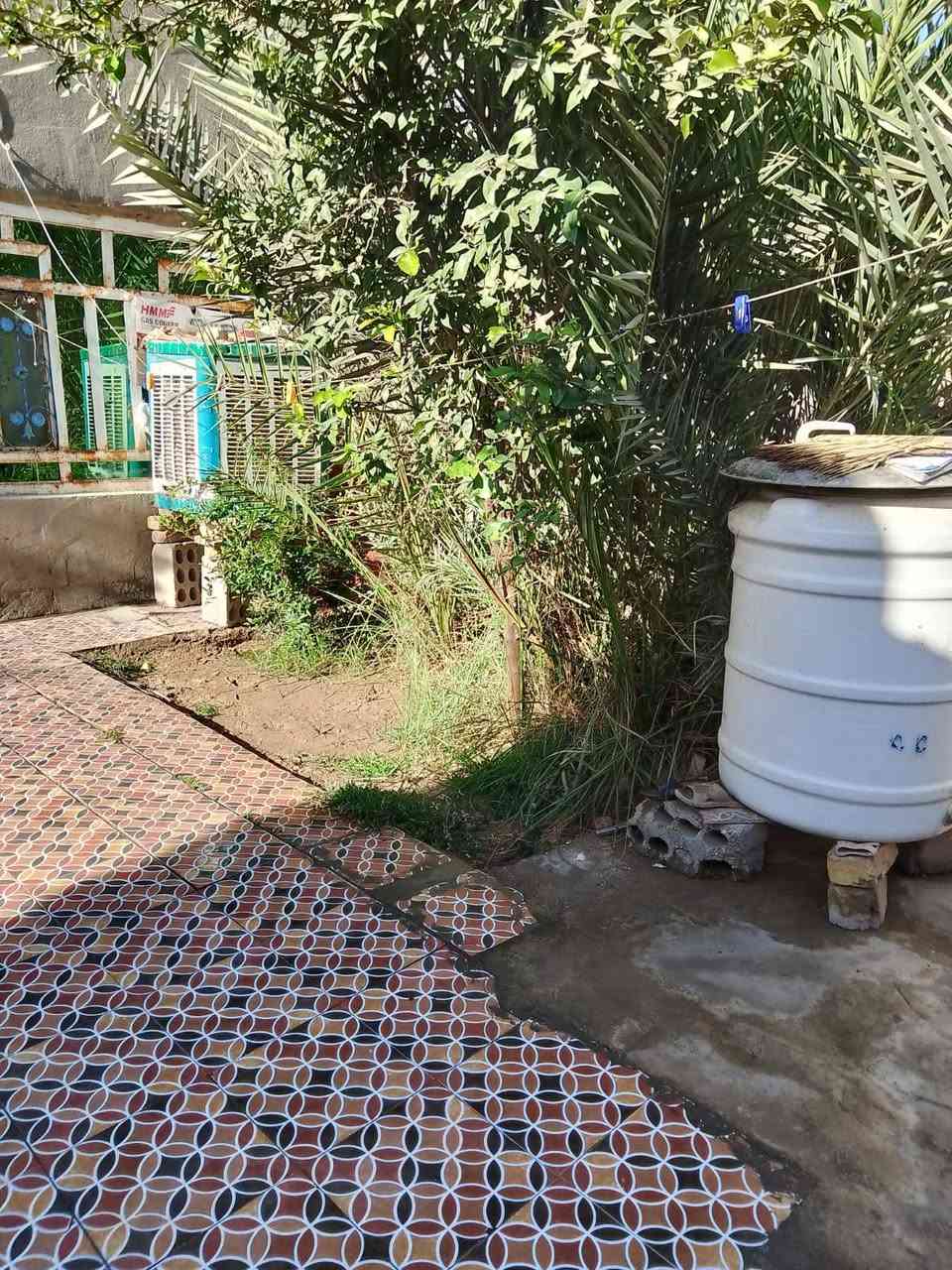 بيت للبيع منطقة الدروع قرب شركة السيراميك جنةمساحة١٧٠م الرحمن للاستفسار /***********
