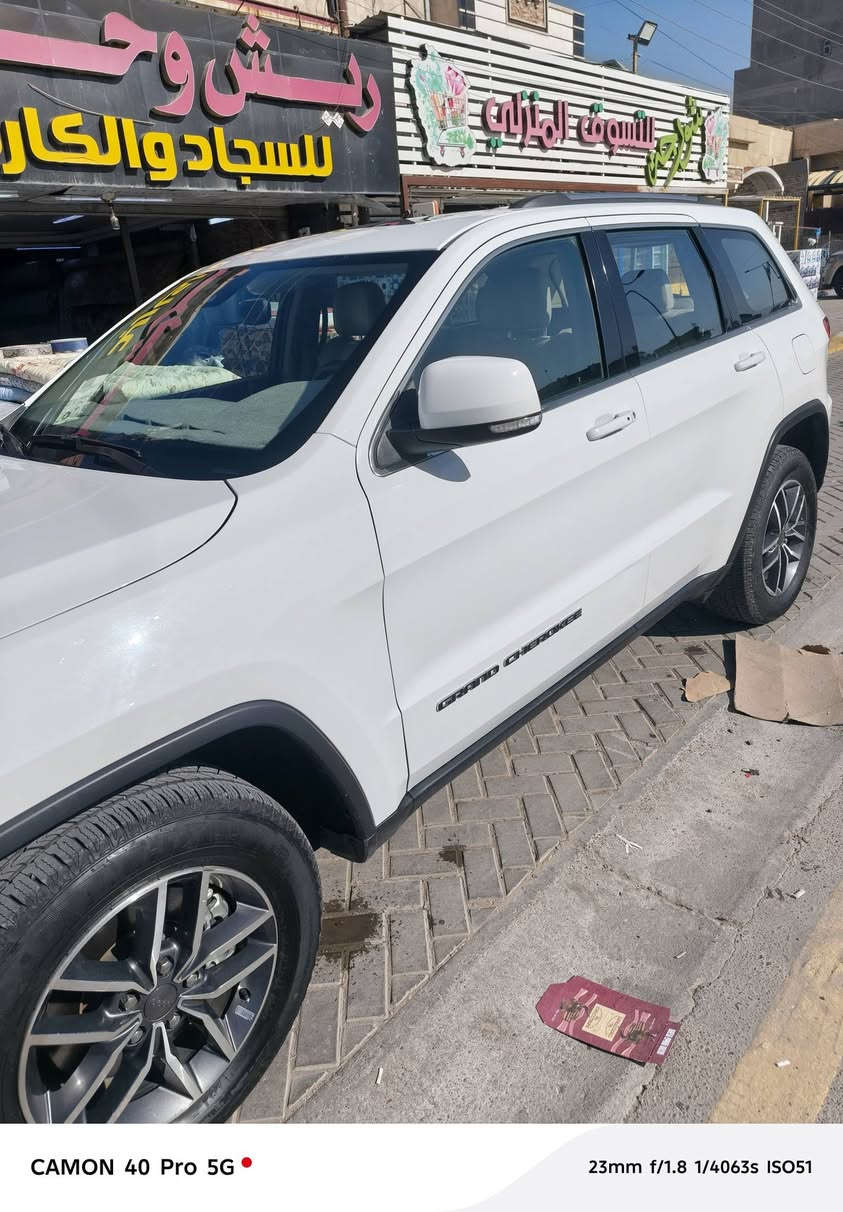 السلام عليكم
جيب كراند شيروكي
لاريدو
موديل ٢٠١٩ خليجي مكفولة كفاله عامه ماعده المذكور بل سونار
هزه جديده تخم تاير جديد السياره احله من الصوره السياره بسمي بغداد

السعر ٢٦
بغداد الغزالية
***********
