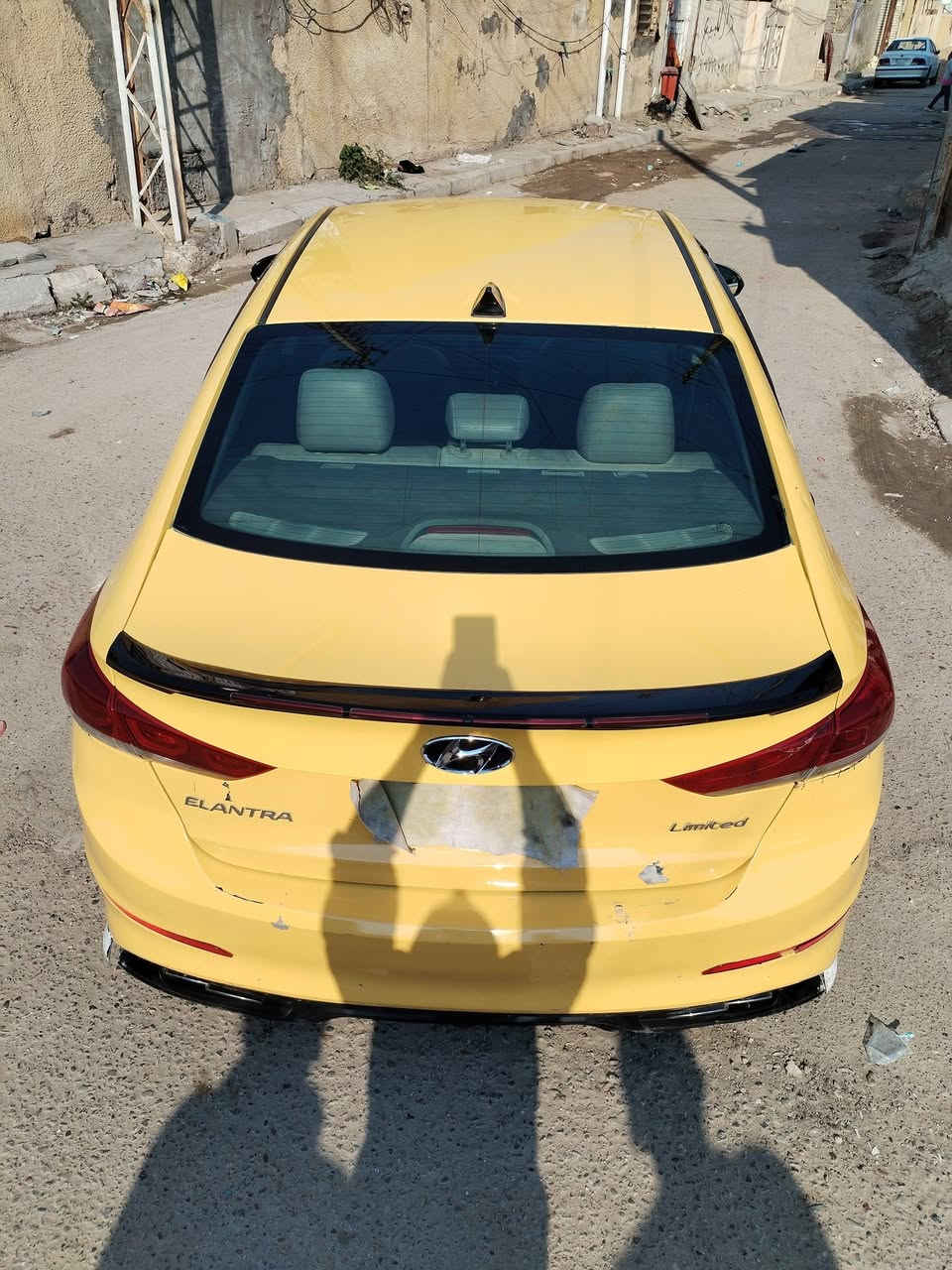 السلام عليكم إلنترا موَديل 2018 فول عدا الفتحه اشاير بالمري يدات الباب بصمه مانع انزلاق تحكمات  كشنات جلد تدفئه كير مكينه خير من الله شادلها منضومه غاز جديده تبريد بيانو جديد  حادثها جاملغ وباب وبالعراق طخه جدا بسيطه بالبنيد السعر 120 وبيها مجال رقم الهاتف ***********
