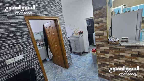 السلام عليكم دار للبيع في حي القادسية محله ٦٠٦ مساحة 300 متر الواجهة 15 نزال 20 عبارة عن منزل يحتوي على 4غرف نوم وصالة وهول ومطبخ وحمام عدد2 ومشتملات عدد منفصلة عدد 2 كل واحد يحتوي على هول ومطبخ وحمام وغرف عدد 2 بالإضافة إلى تشجير أمام المنزل سعر متر ٣٥ ورقه للاستفسار ***********
