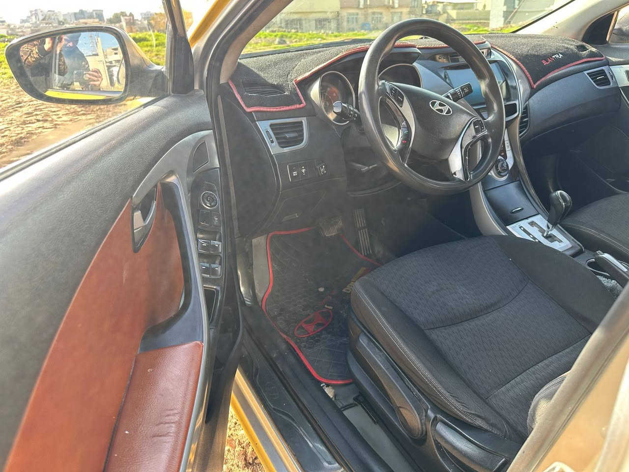 السلام عليكم 👋
أفانتي 🇺🇲11👋2012 منضومة غاز
رقم بغداد اوربي 👋 شرط التحويل 🚦 
هيئه وغرامة صفر 👋 سنويه وهزه جديده 
 ⛽ 
محرك 16محرك ديجان اي  وكير شرط 👋 
تبريد ثلج 🥶 تدفئة 
طخم تاير امامي خلفي جديد 👋 
📢ظررها تبديل جاملق امامي الباقي كود واحد شرط بيها تلقيطات مال تكسي
🛑#السعر  90 بيها مجال***********
