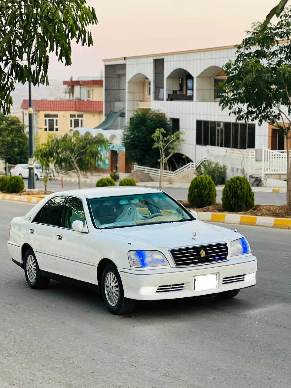 بؤفرؤشتن
ماشلا سفره تاقانه له جوانى
مه ليكه براوه 
مه كينه ڤيڤيتيهVVT
٢دگمه ى په رده
داشپول نه جه ف
بئچال بئشوخت
ده عامى بؤده عامى به شه رت
گئرو مه كينه به شه رت 
ته قه و ره قه به شه رت 
٢٥٠دينار مه سروفى نيه 
ماشلا سه ياره كه هه تاحه زبكه ى جوانه
٤تايه و ويلى لؤك بؤبه ستراوه 
ته بريد ساردو گه رم به شه رت 

سه ياره كه براوه يه.تكايه مشته رى نيت په يوه ندى مه كه. 
***********
سه ياره كه كؤدى هه يه
