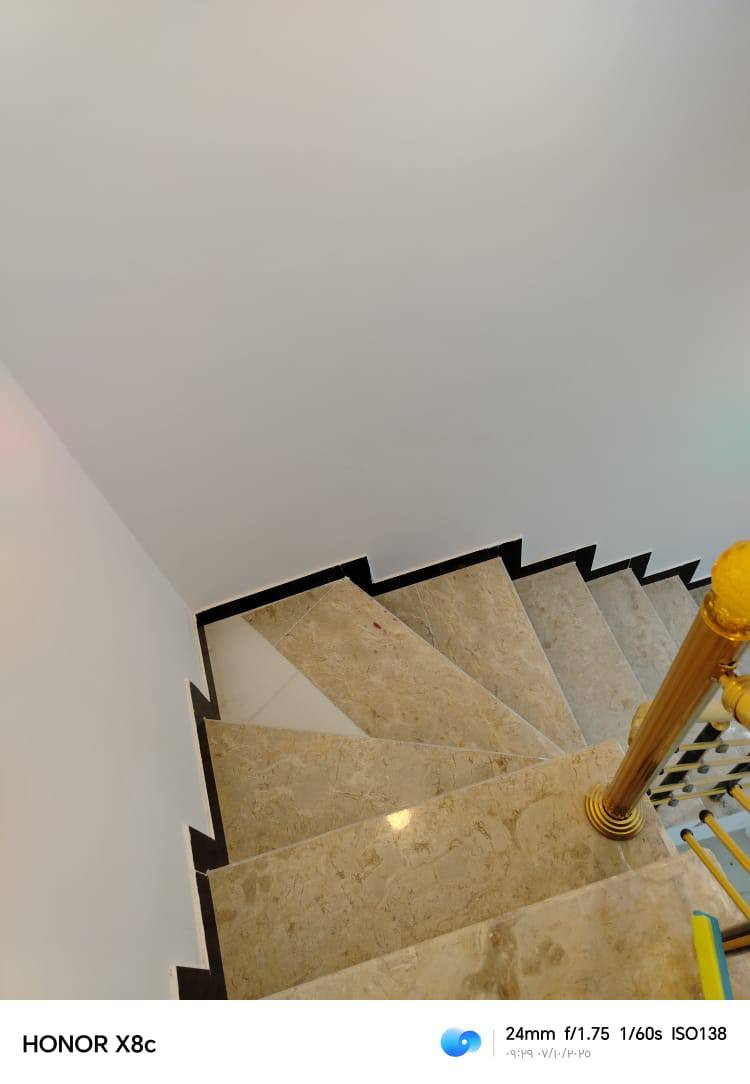 ثلاث بيوت طابوصرف طابقين بحي الشهداء شارع النص مساحه الواحد80مترسعرالواحد160وبيه مجال ***********
