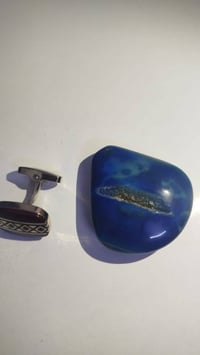 حجر طبيعي مشقوق من المنتصف معروض للبيع بغداد 07767232464 واتس اب فقط