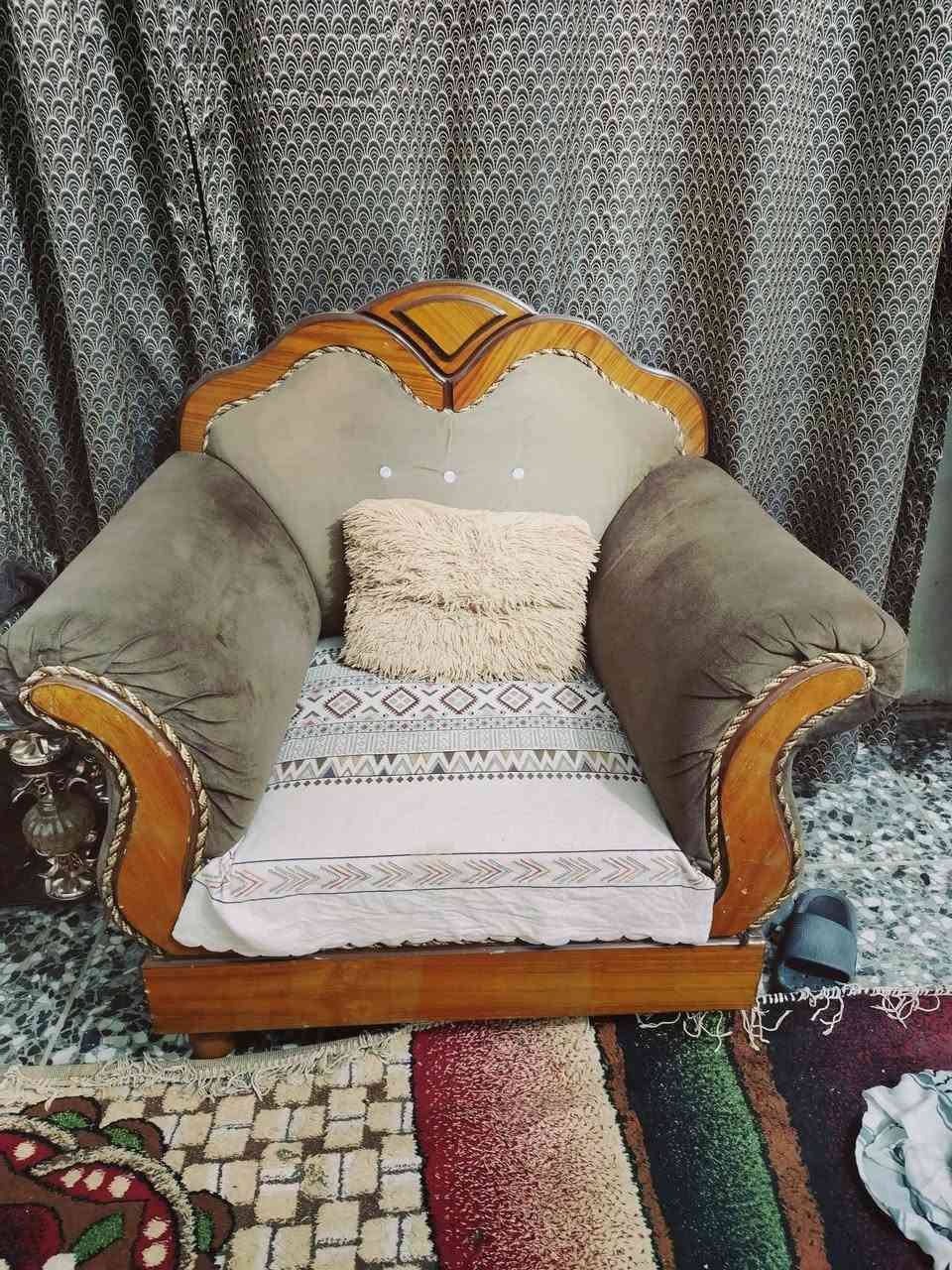 تخم صاج عراقي 8 مقاعد نضيف ١٠٠٪ السعر ٢٠٠ مكاني بغداد مدينة الصدر ***********
