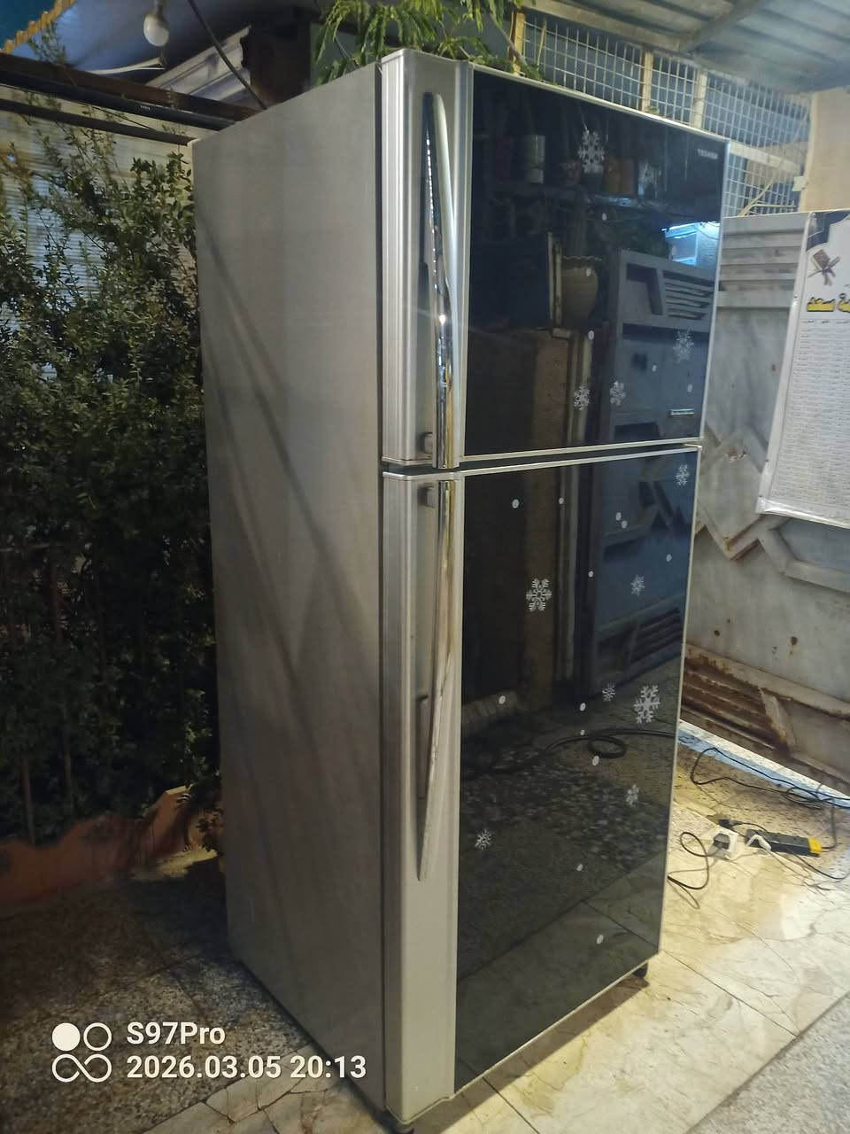 السلام عليكم ثلاجه 24 قدم نضيفه حيل سعر 200 الف هاتف ***********
