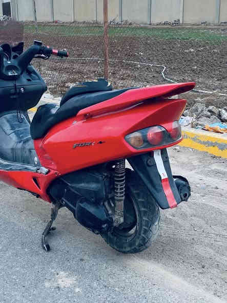 سلام عليكم 
فورزه 0.6 سويج
دراجه كامله مكمله عوزهة بس سايق 
تجي تشغل وتطلع 
دهن جديد 
تايرات جدد 
دبلات لا طسه ولا نضوح
ادامه كامله 
مكينه بلاديه ما مفتوحه لا تبخير لا نضوح 
كفرات نضافتهن 95 % 100
شلعه ومعدل فول نكره الصبح 
كهربائات كلهن شغالات 
هـ ***********
مكان الشعب الثعالبه الاوله 
السعر 800 وبيهة مجال حك الجيه
