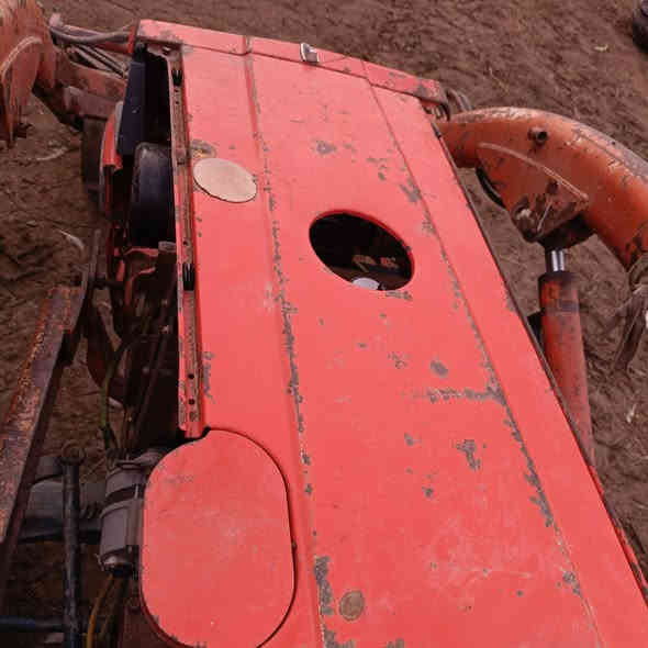 السلام عليكم كابوته للبيع موديل ٩٠  مكينه نضيفه ٣بستم مكان صلاح الدين بلد ملحقات كيله ورفاسه وفيدان ورا المكينه نضيفه سعره ١٠ مليون أو بيهه مجال استفسار أكثر اتصل ***********
