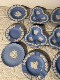 صحون • وودج وود • ١٥ قطعة