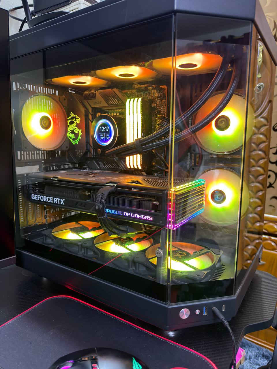 i7 13700 F
RTX 4070 Ti SUPER 16G ROG STRIX 
RAM 32G [ 8X4 ]=32  3600 CORSAIR
msi mag z690 edge wifi
1TB gn3 + 2TB lexar gn4
poer 850 deep cool 80+plus gold full mogler
Xigmatek Frozr-O II 360 AIO CPU Liquid Cooler 360  شاشه تخصيص LCD 
caes Xigmatek  full taour

السعر 2250 مليونين وميتين وخمسين ***********
